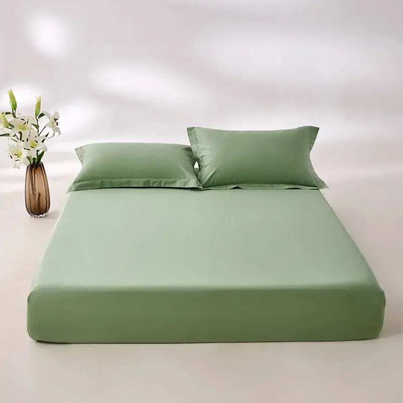 Egyptian cotton fitted sheet by Simples Market in sage green for king/queen bed, 800TC, with two pillows