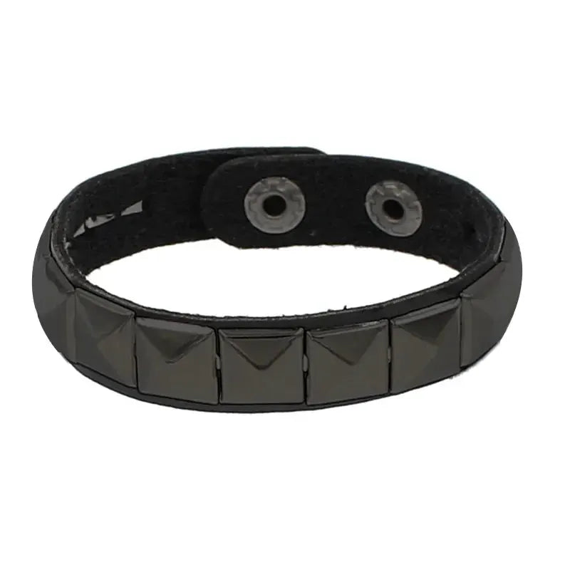 Punk Fashion Black Leather Cuff Bracelet with Metal Rivets and Studs for Men and Women Rock Gothic Jewelry 2024