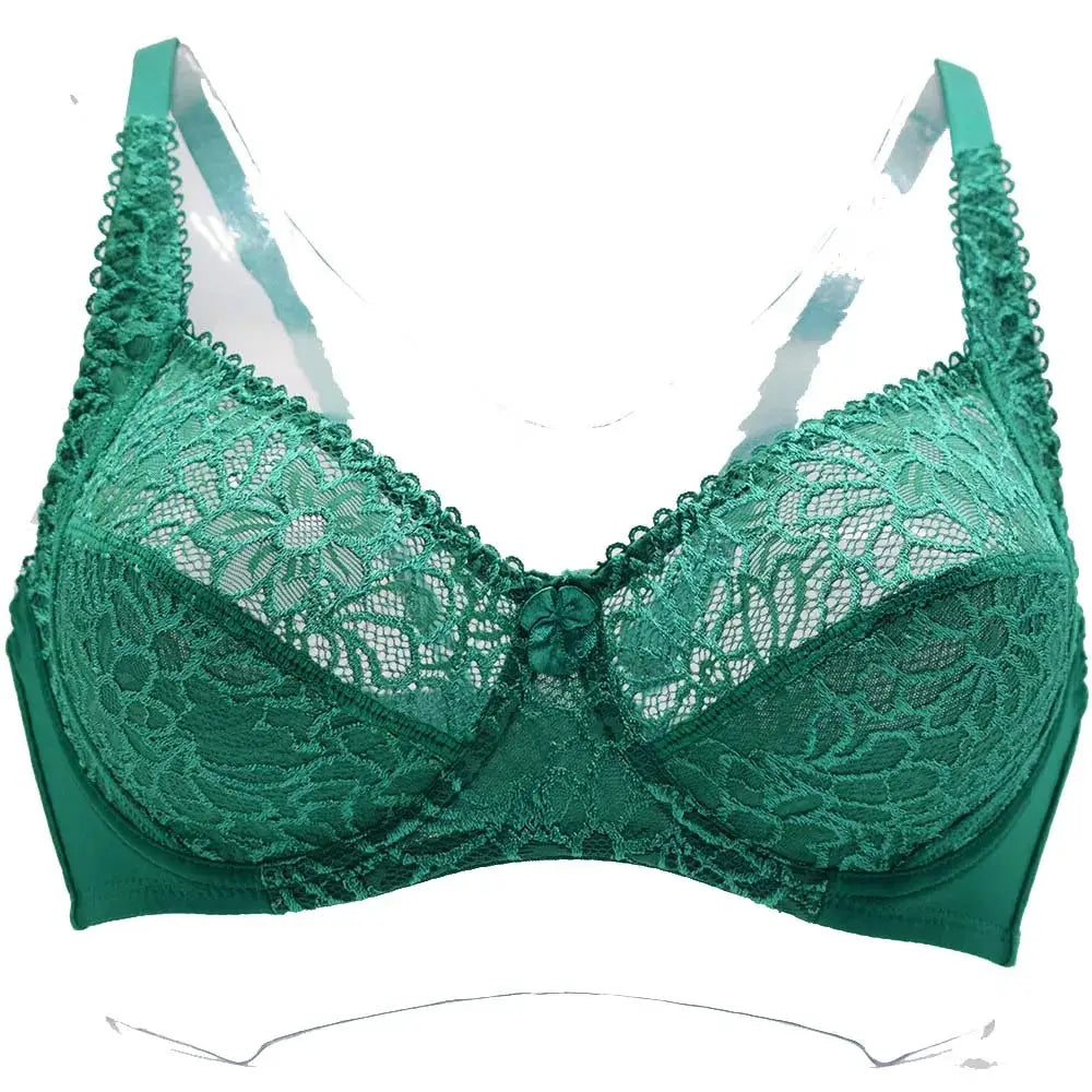 Plus size lace bra by Simples Market in green with floral lace and underwire