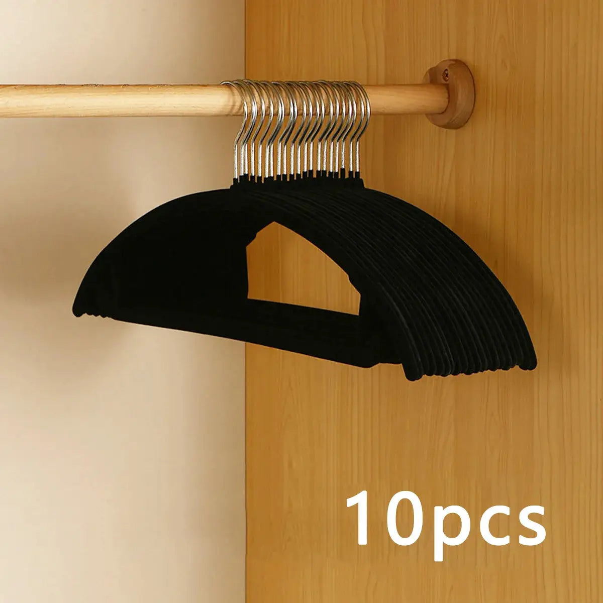 Black velvet hangers, 10-pack, non-slip and space-saving for closet organization