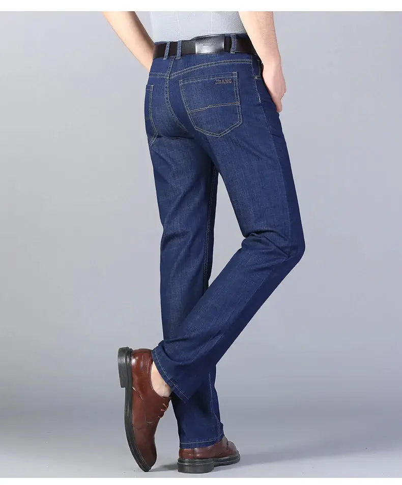 Simples Market men's blue denim jeans with straight fit and back-pocket stitching