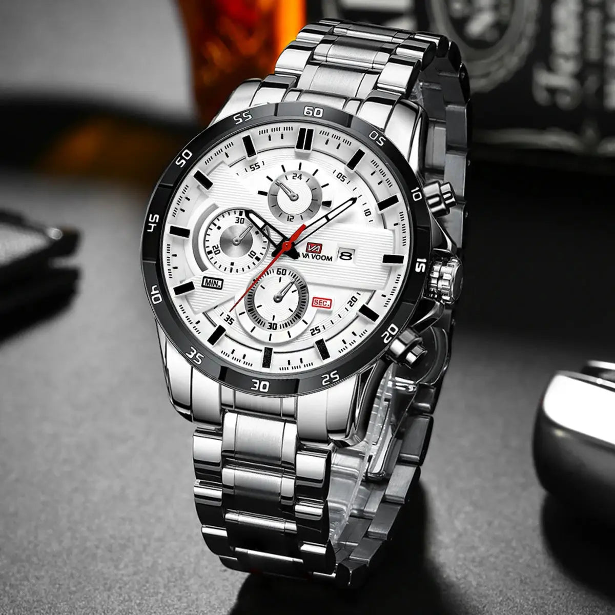 Men's 46mm Sports Style Leather Racing Band Quartz Calendar Watch For Precise Timekeeping