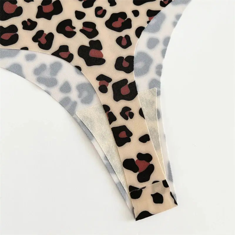 Simples Market Finetoo 4-pack leopard print seamless thong underwear for women, ultra-soft G-string lingerie