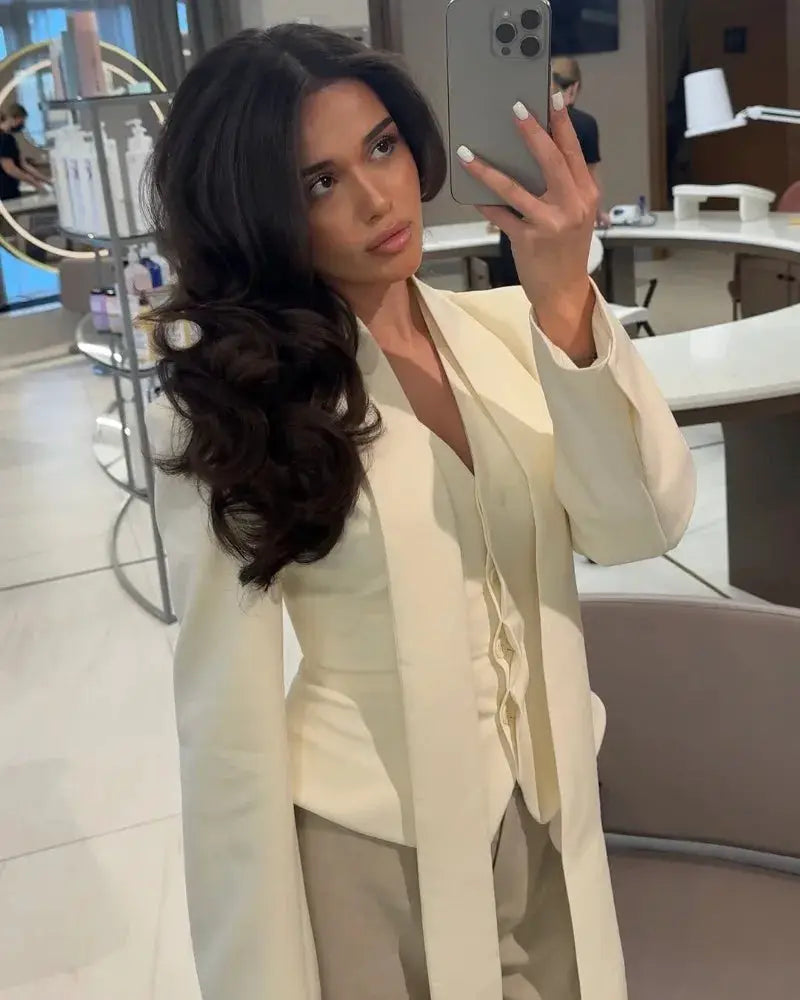 Trendix Elegant blazer 2-piece set for women: cream blazer with matching skirt by Simples Market