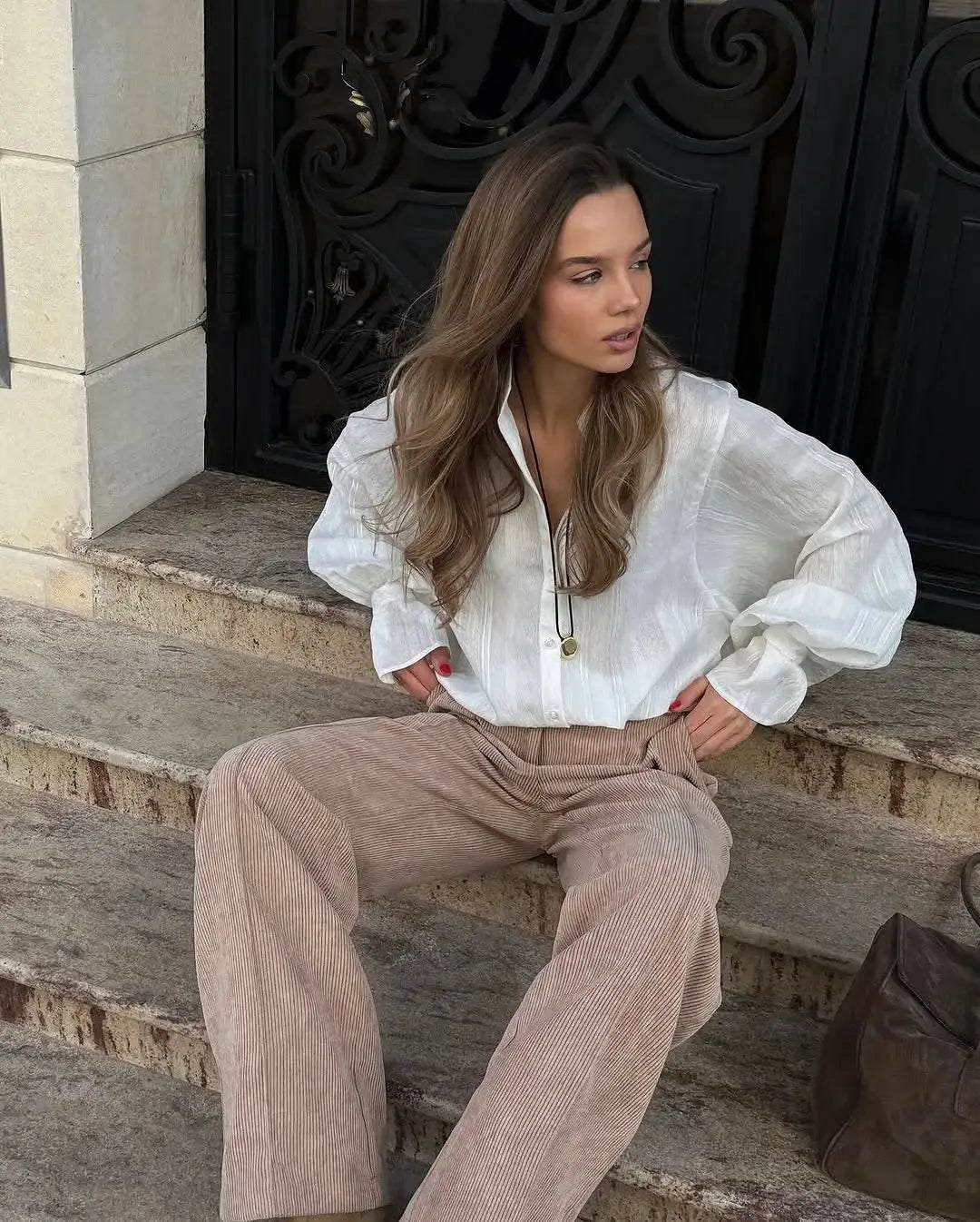 Oversized white cotton shirt for women by Simples Market, long sleeves, button-up, 100% cotton