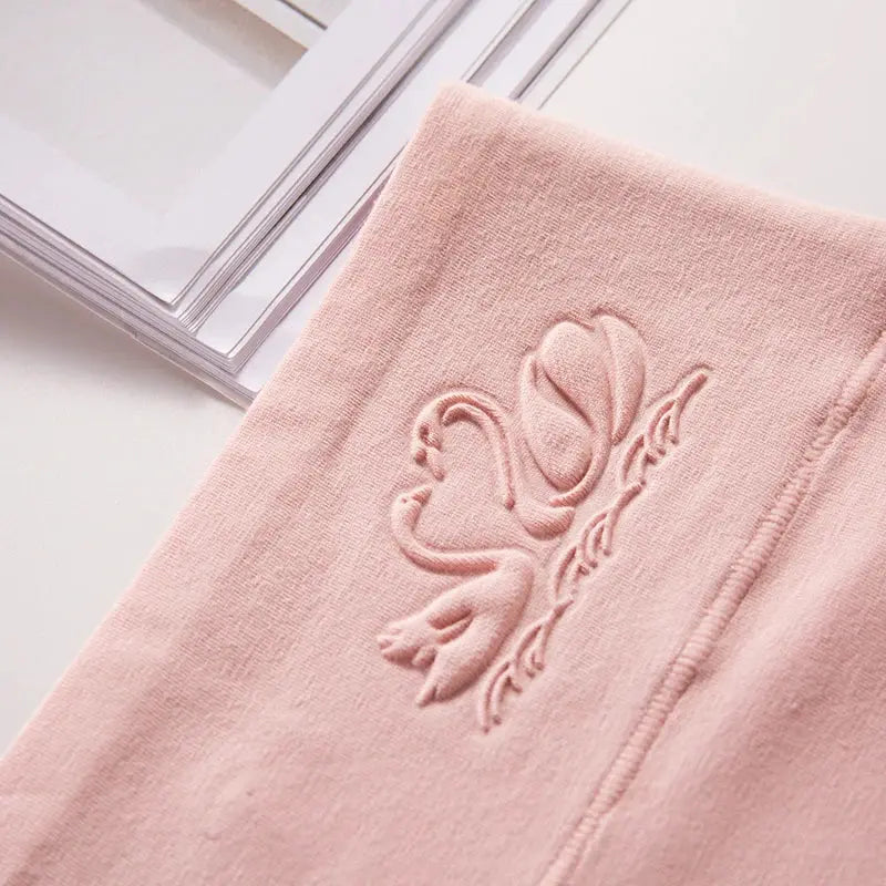 4-pack pink women's high-waist breathable cotton briefs with embossed floral embroidery