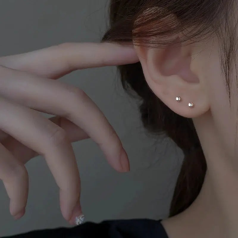 LATS New Korean Arrival Metal Trendy Grey Leaf Stud Earrings For Women Fresh Sweet Fashion Jewelry Gifts 2024