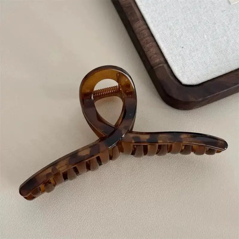 Leopard Print Retro Large Hair Clip With Durable Hold For Women High Grade Fashion Accessory