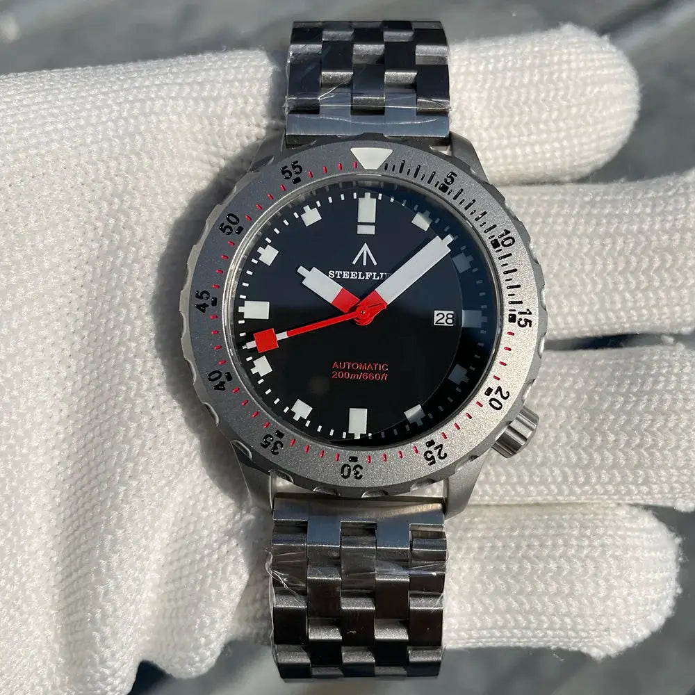 STEELFLIER SF752 diver watch with stainless bracelet, black dial, red accents, date window, NH35 movement