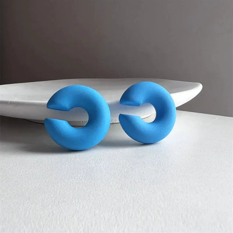 ClipCharm Simple Round Circle Clip Earrings For Women No Piercing C Shape Acrylic Lightweight Colorful Ear Cuffs