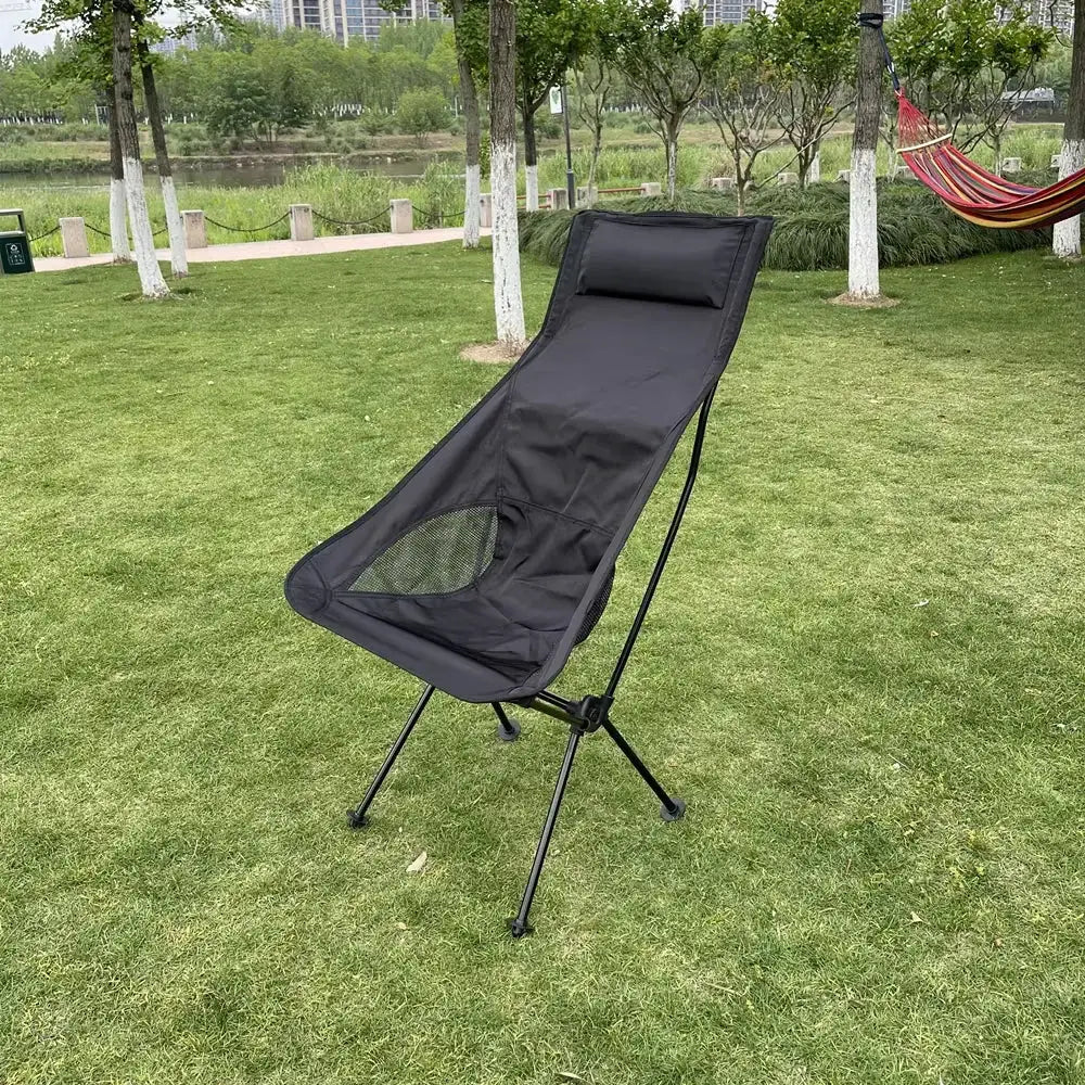Simples Market folding ultralight chair with mesh pocket.