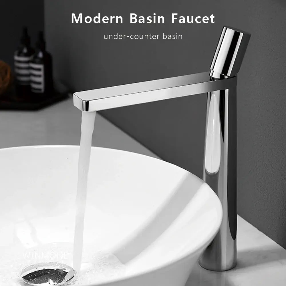 Modern basin faucet, chrome finish, single-handle, single-hole for washbasin.