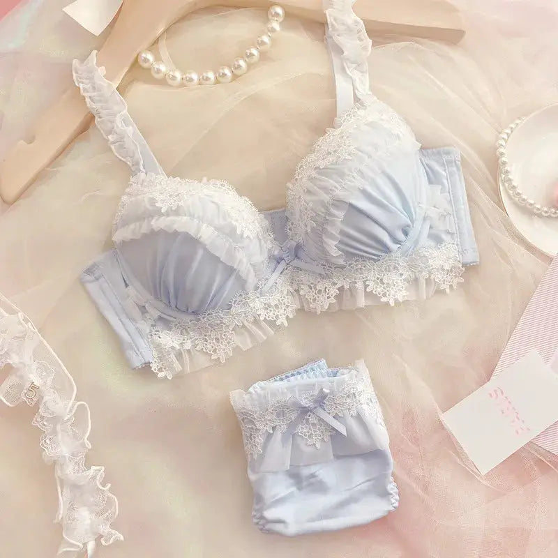 MOYISU lace bra and panties 2-piece set in light blue with white lace from Simples Market.