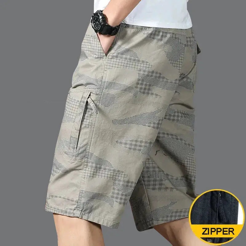 Simples Market men's knee-length cotton cargo shorts in gray camouflage with zippered pocket