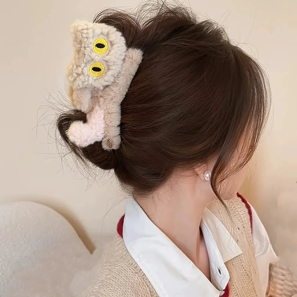 Plush Cat Claw Clip For Women Secure Ponytail And Bun Styling Soft Plush Comfort Hair Accessory