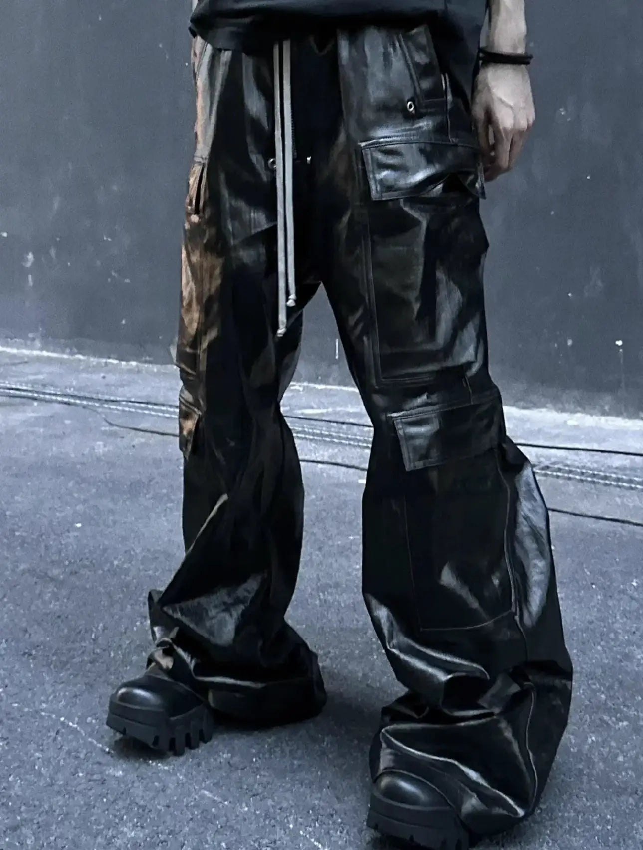 Owen Seak black cargo pants by Simples Market, oversized fit with multiple pockets, size XL