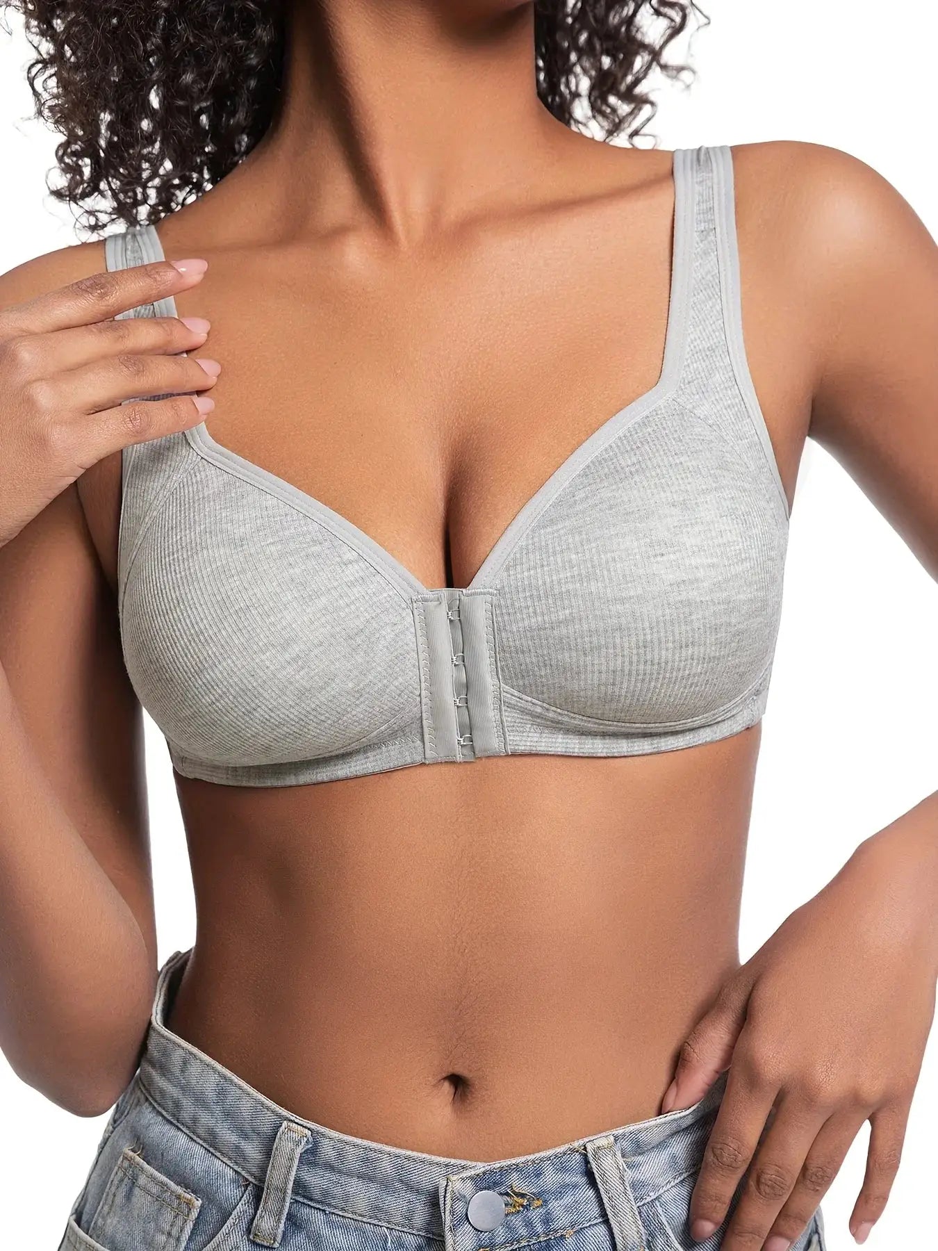 Women's wire-free front-closure bra in light gray ribbed fabric with full-coverage cups