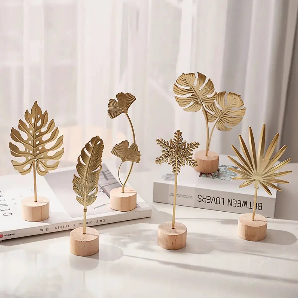 Nordic Style Iron Ginkgo Leaf Ornament 1 Piece Luxury Metal Home Decor for Living Room Foyer and Wine Cabinet - Simples Market