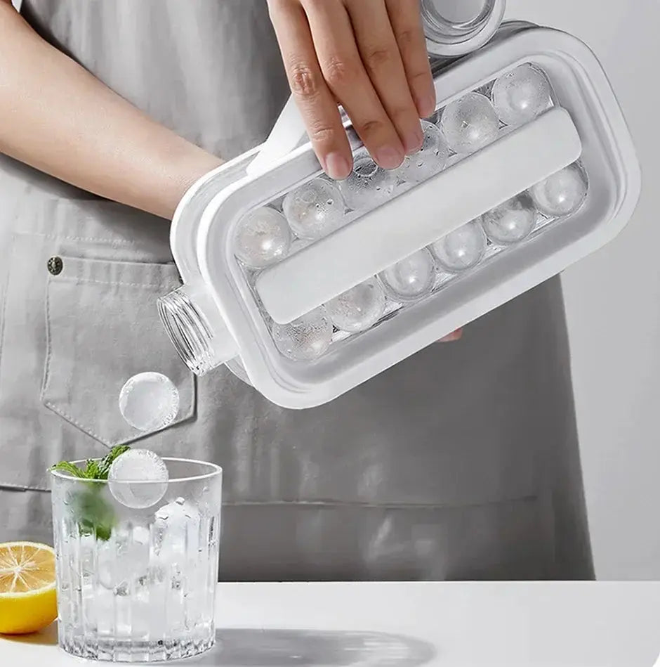 Simples Market portable 2-in-1 folding ice maker water bottle with white plastic ice ball mold tray
