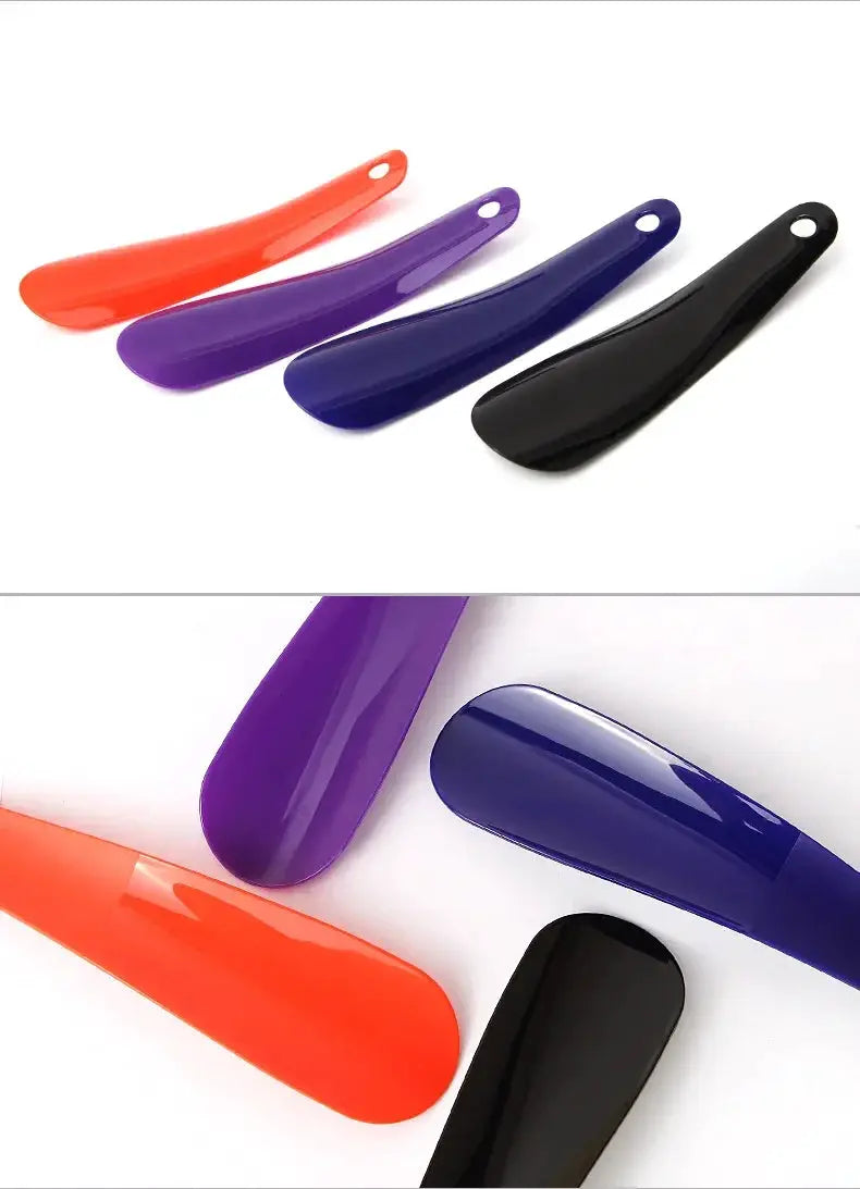 Shoe horn set, four 16cm plastic short-handle horns in orange, purple, indigo and black by Simples Market.