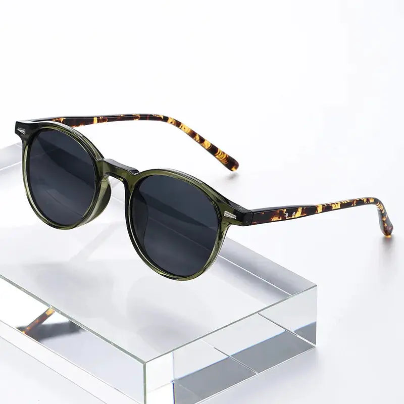 VintageVista Round Sunglasses Unisex Classic Circular Frame Eyewear For Timeless Style And Comfort