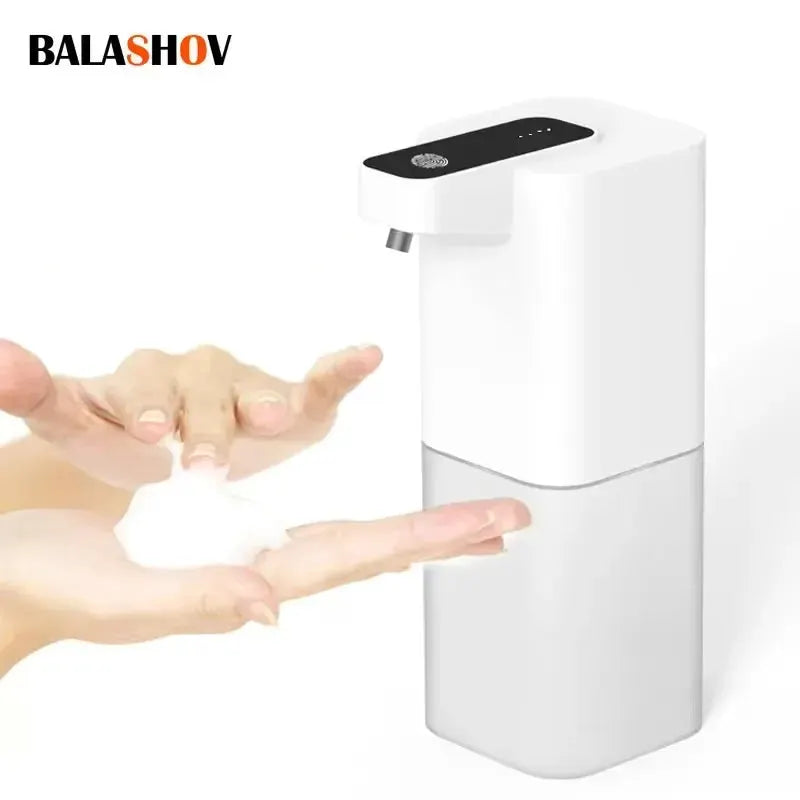 Automatic liquid soap dispenser by Simples Market, white plastic, touchless infrared sensor, USB charging.