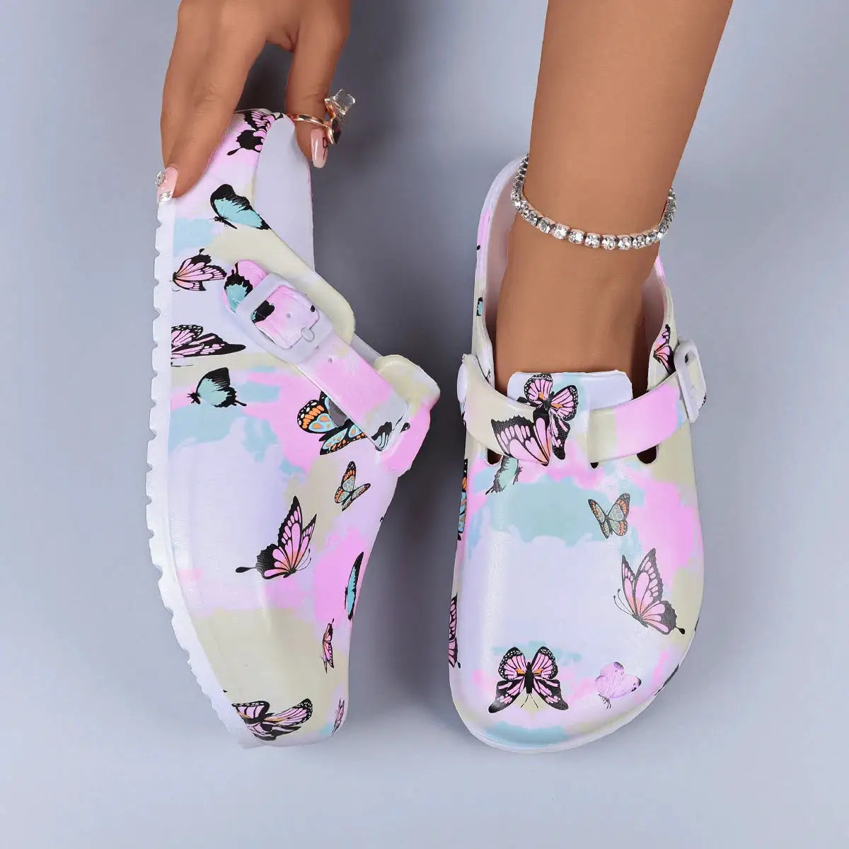 Women indoor slippers mule clogs by Simples Market in pastel butterfly print, soft EVA, anti-slip for home.