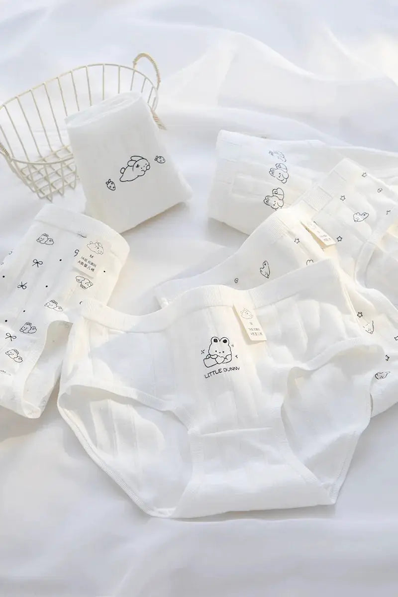 White cotton seamless women's underwear set with cute rabbit cartoon prints; breathable daily briefs