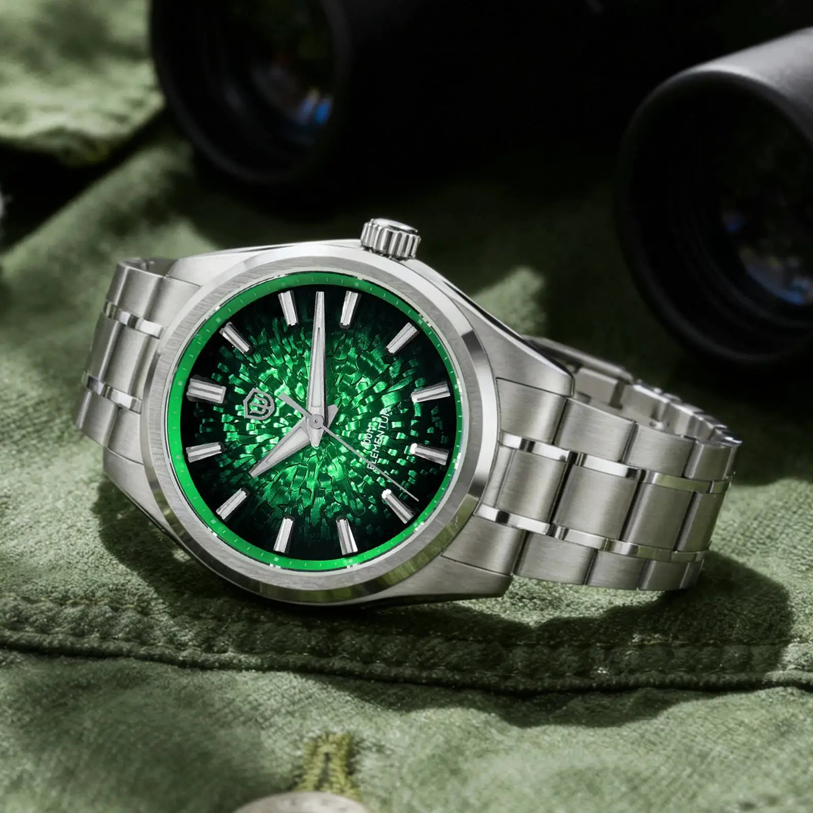 Watchdives WD0003C stainless steel wristwatch with green ice crack dial and green bezel