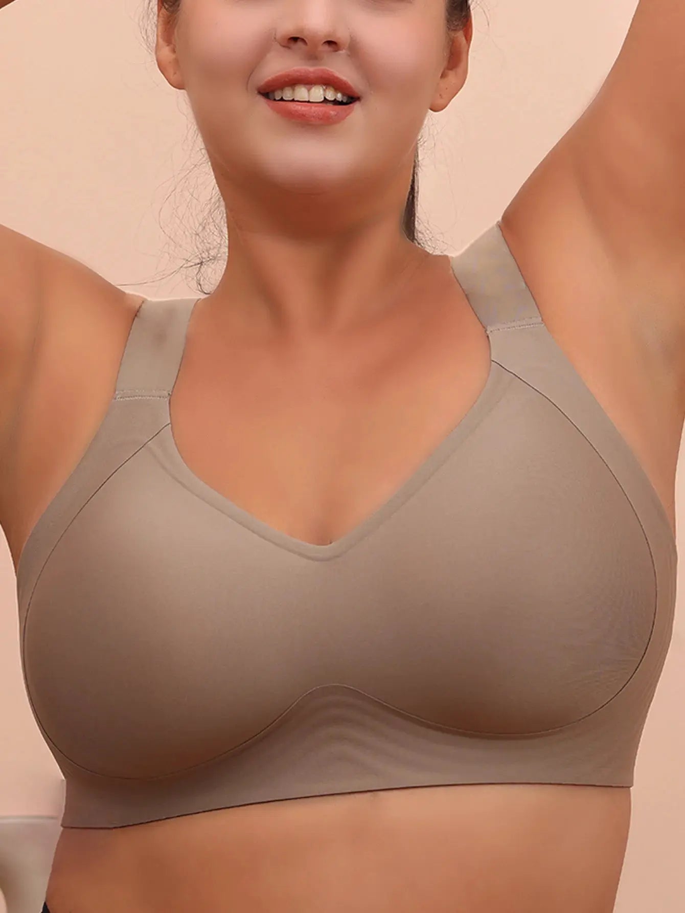 Plus-size seamless sleeping bra in beige by Simples Market, size 6XL, wireless