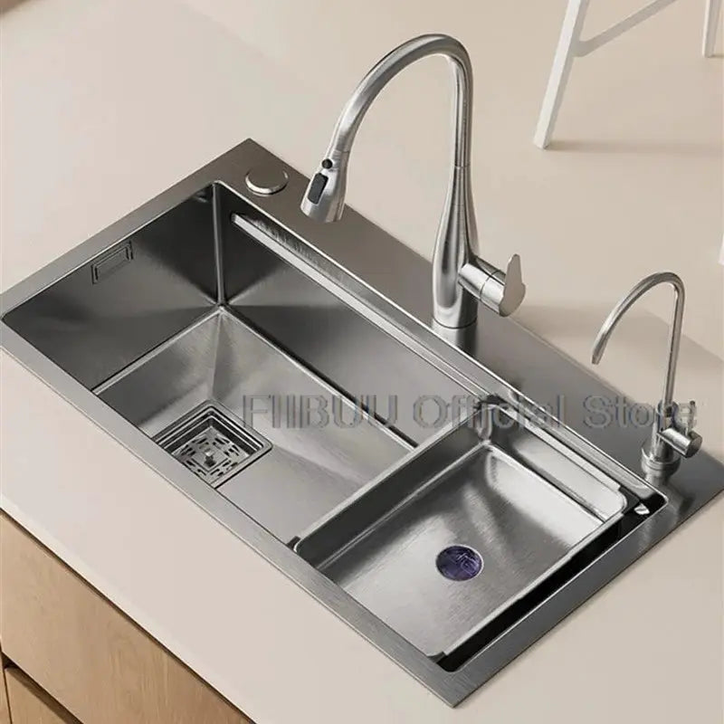 Simples Market 304 stainless steel kitchen sink with a large single bowl and dual faucets