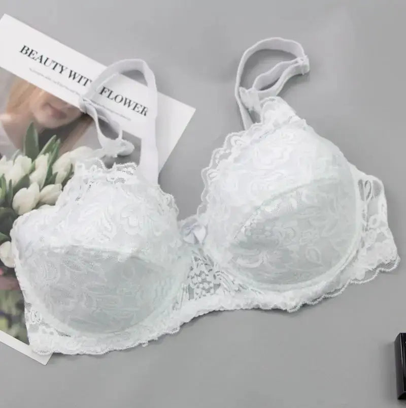 White lace push-up bra by Simples Market with floral pattern