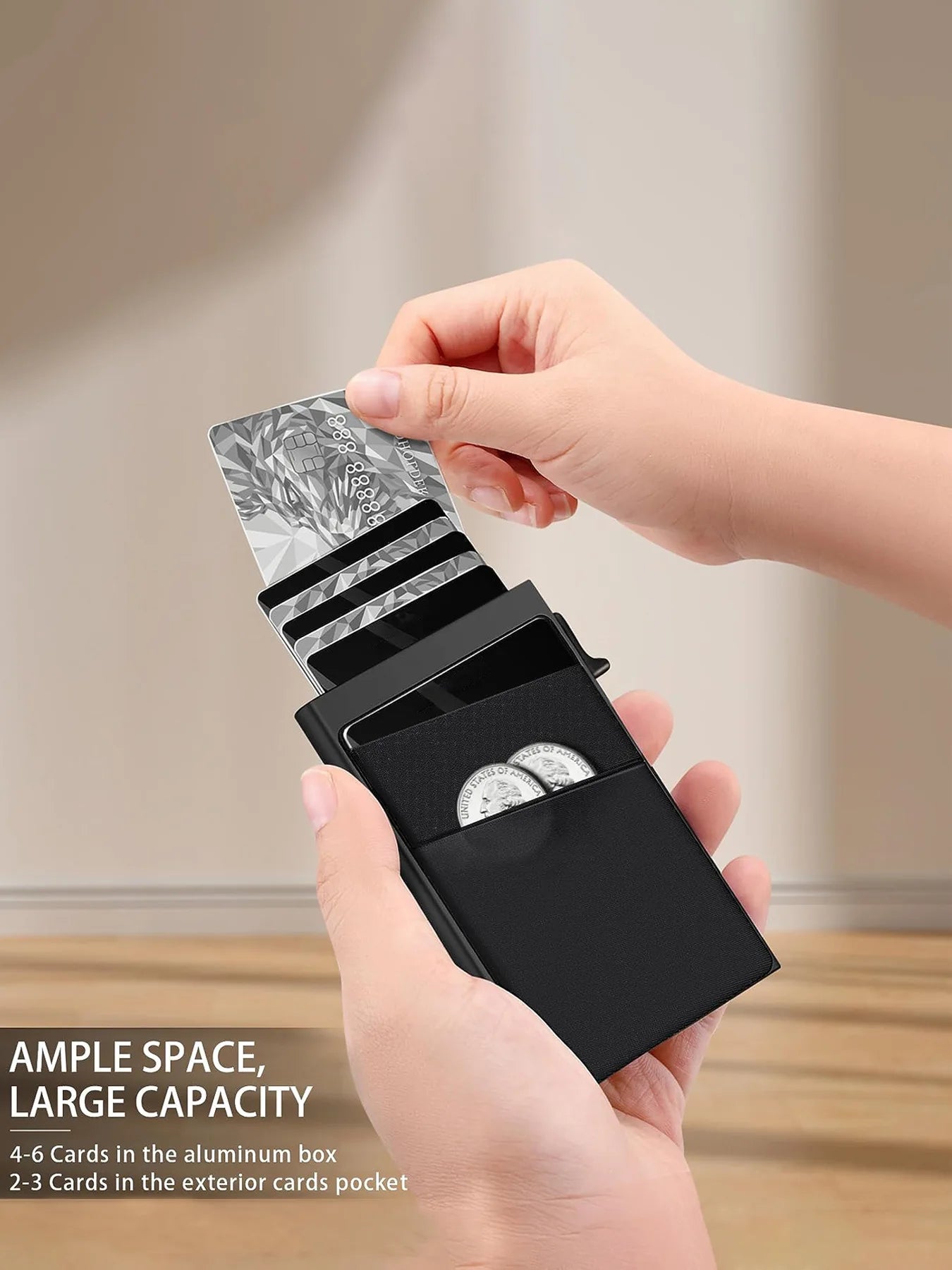 Anti-theft card holder wallet by Simples Market, aluminum RFID protection, holds 4–6 cards.