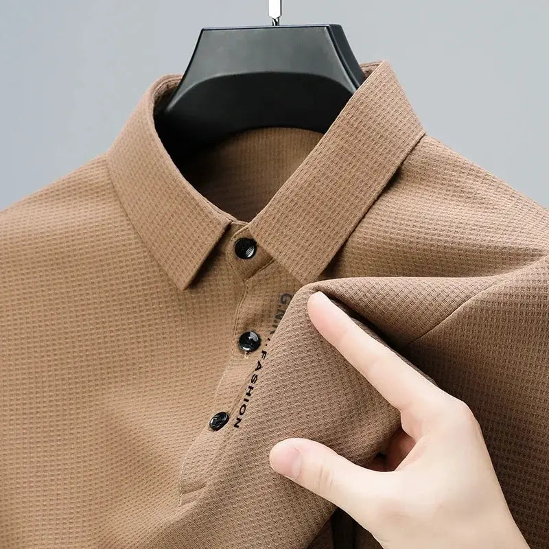 Men's long-sleeved brown waffle polo shirt with letter-printed lapel and black button placket, Simples Market