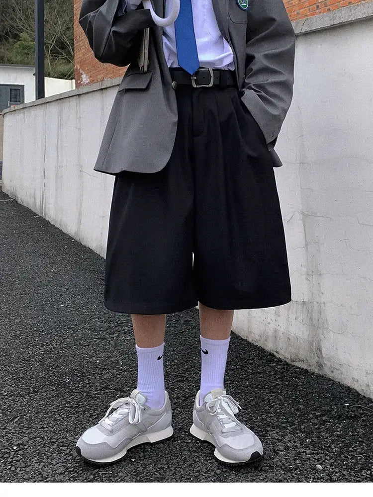 Men's black loose high-waist pleated shorts, knee-length, casual style