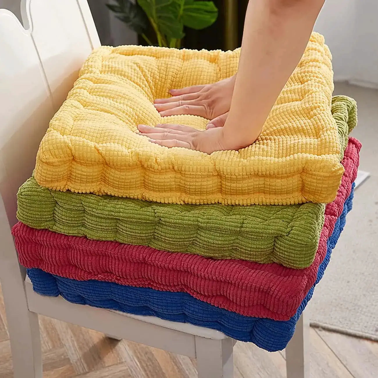 Tufted seat cushions Simples Market 50x50cm four-pack in yellow green pink blue