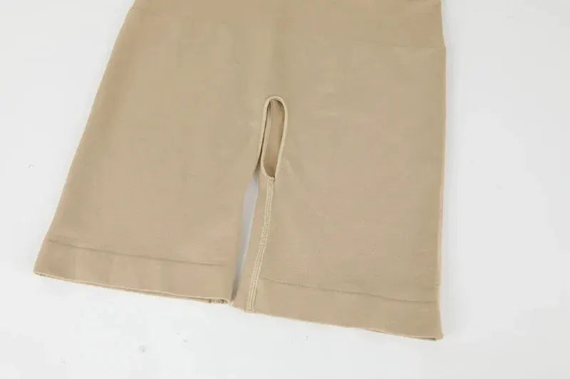 Men's full body shaper beige shorts by Simples Market, seamless tummy-control shapewear