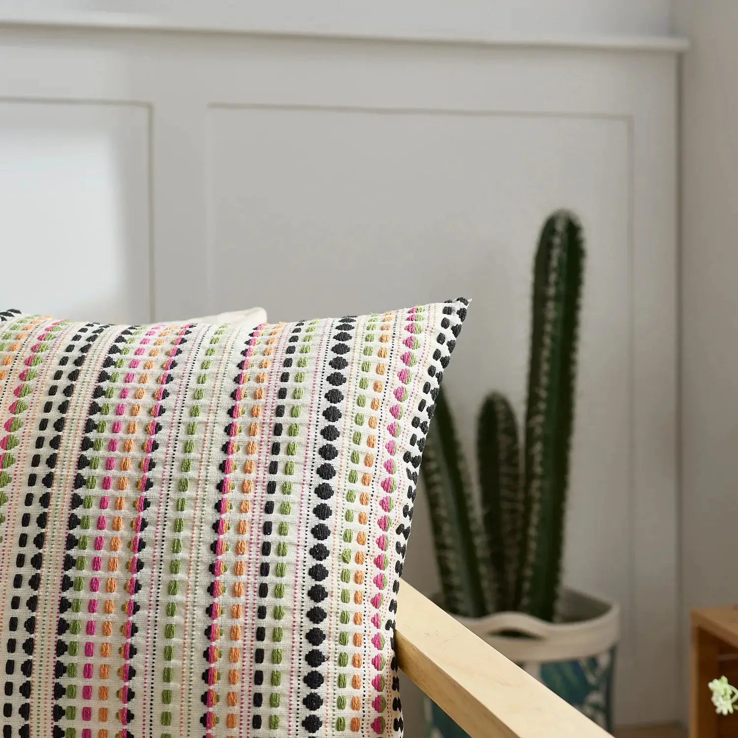 Boho Dots Jacquard cushion cover 45x45cm by Simples Market; multicolor dot stripe pattern with zipper closure