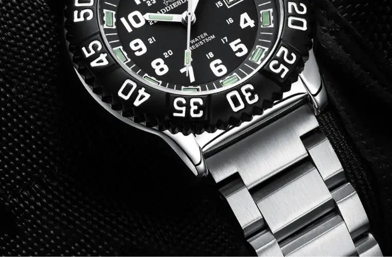 Addies Dive men's quartz watch by Simples Market, black dial, rotating bezel, stainless steel band.