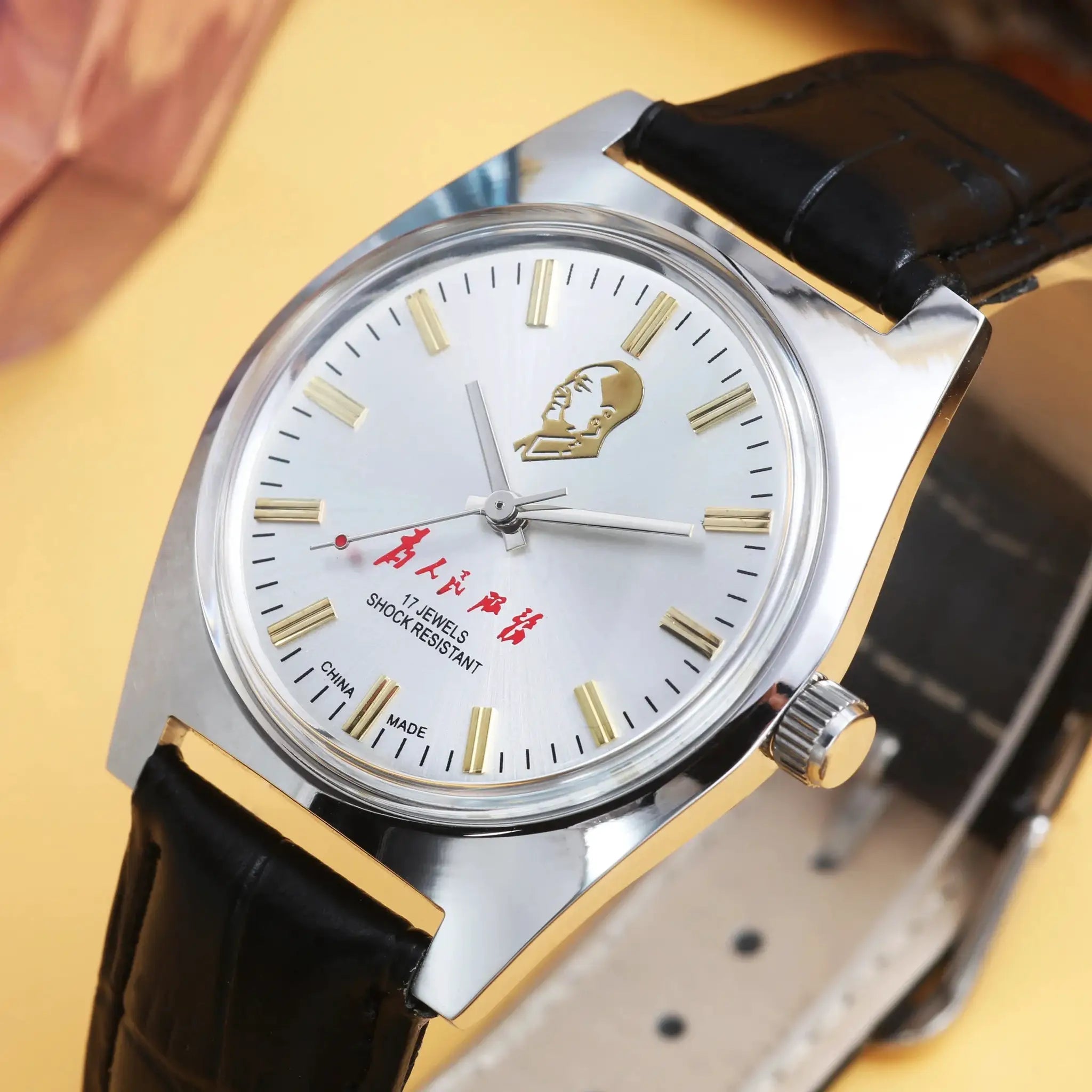 7120 36mm hand-wind mechanical men's watch by Simples Market, white dial with gold markers, black leather strap
