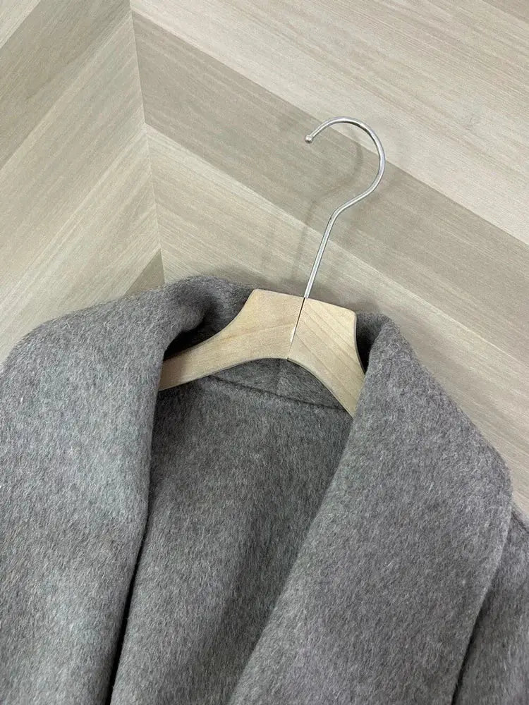 Tossy Fox Fur Wool Overcoat With Fox Fur Cuffs Elegant Loose A Line Short Coat For Autumn And Winter Office Wear