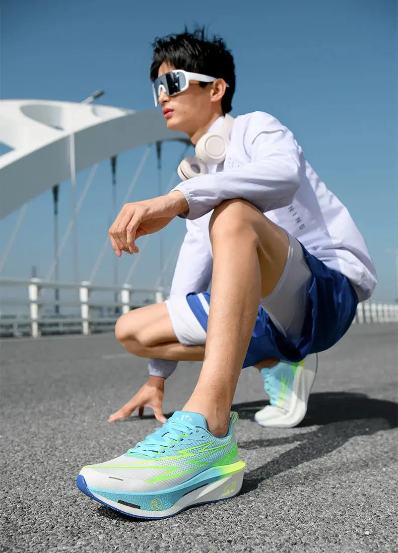 Simples Market men's running shoes in blue and neon green, breathable lightweight athletic sneakers