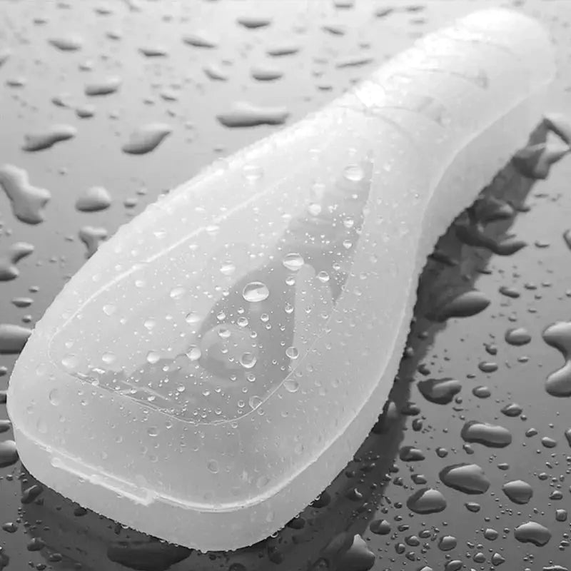 Manual razor protector case, white plastic travel shaver holder by Simples Market
