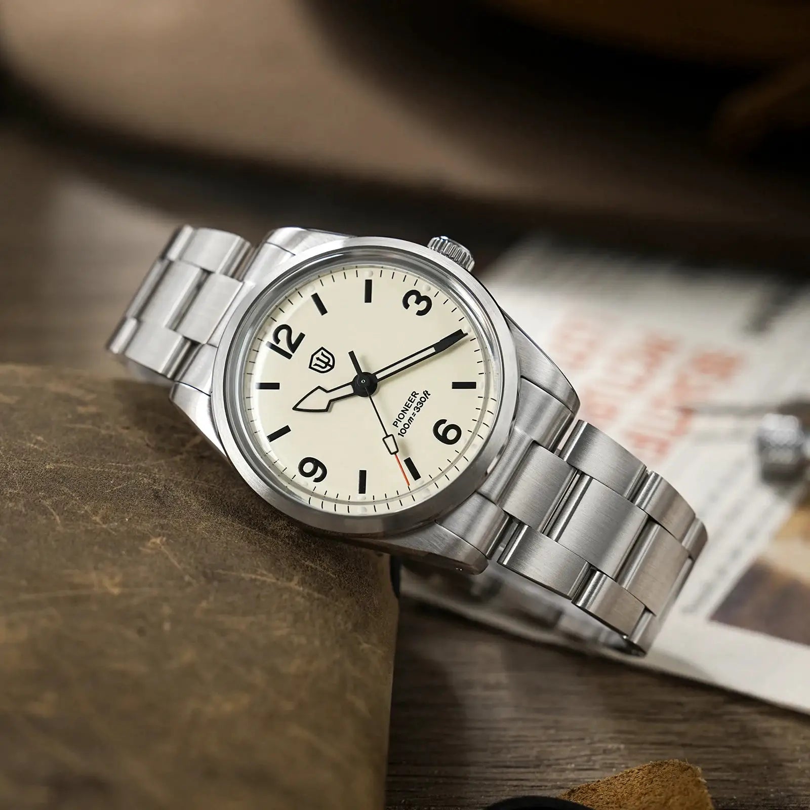 Watchdives WD1960S V2 stainless steel wristwatch with cream dial, black numerals, sapphire crystal