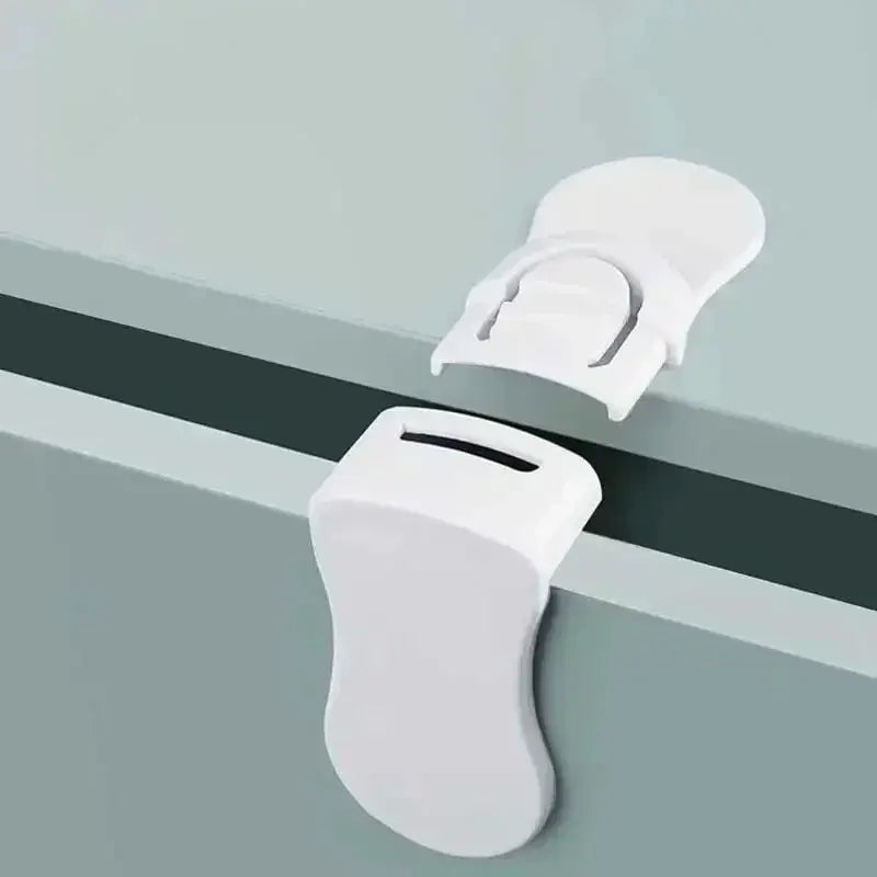 Baby safety drawer cabinet lock set by Simples Market, white two-piece anti-pinch latch.
