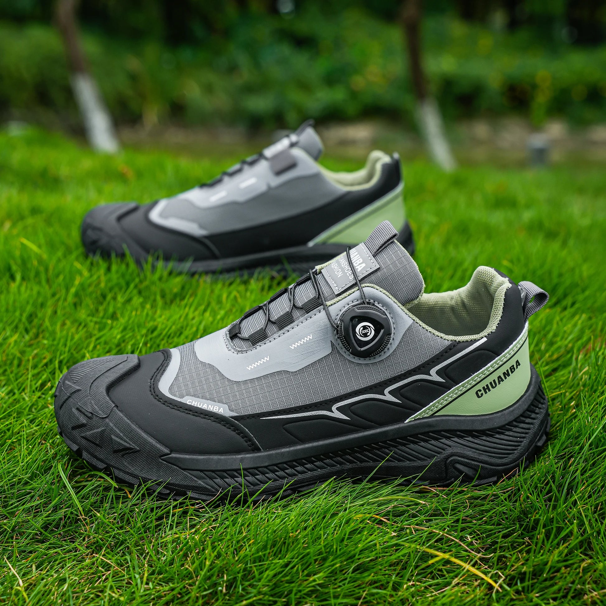 Men's casual sneakers, gray and black low-top lace-up walking shoes, lightweight and breathable by CHUANBA