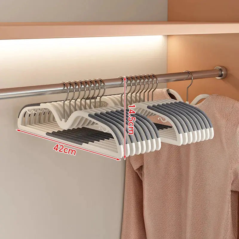 Simples Market short neck non-slip clothes hangers set, white/gray, 42cm wide, space-saving closet organizer