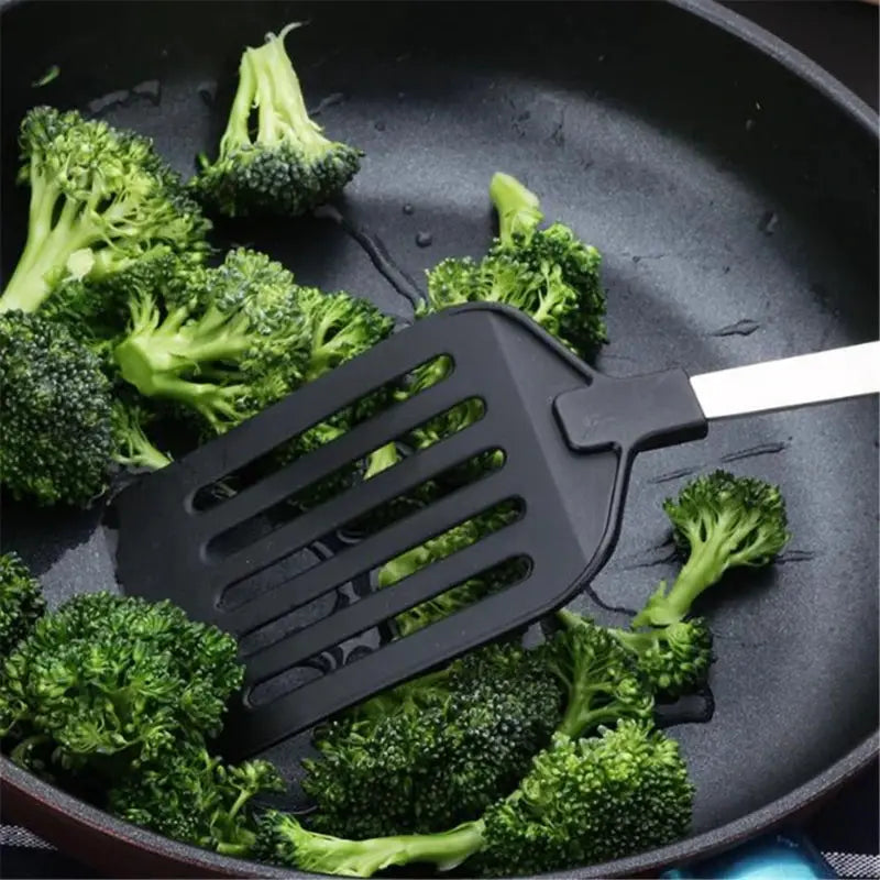 ChefLine Stainless Steel Turners Set With Heat Resistant Nylon Handles Spatulas For Frying Eggs And Fish