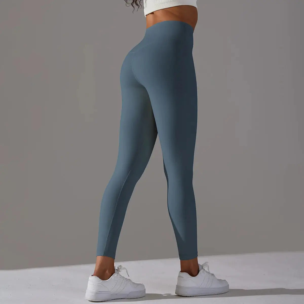 High-waist Naked Feeling leggings for women in blue-gray, ideal for gym, running and yoga