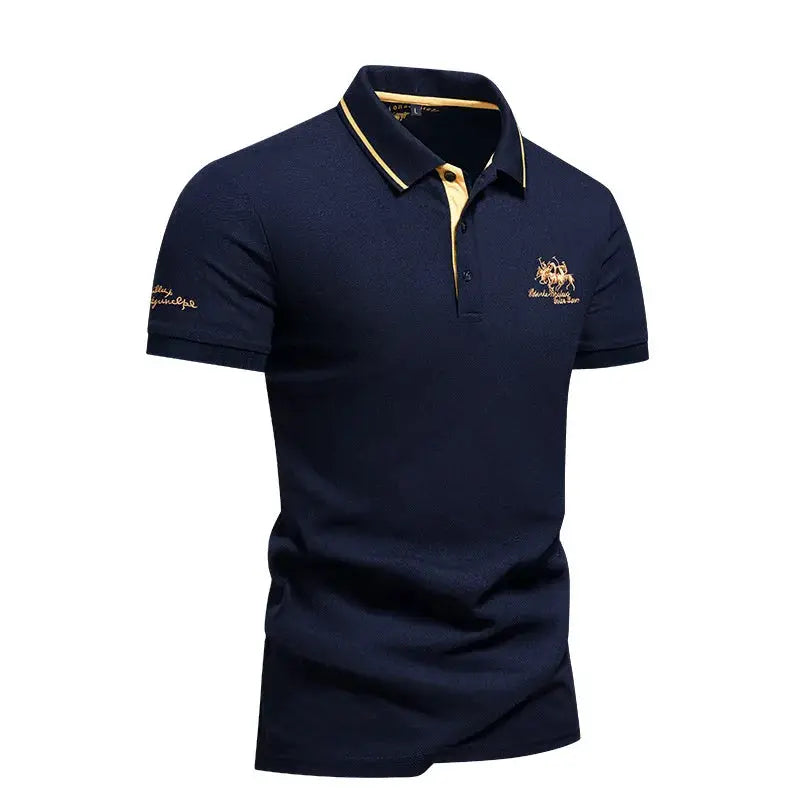 Simples Market men's navy polo shirt, short sleeves with yellow-trim collar and placket, embroidered chest crest.
